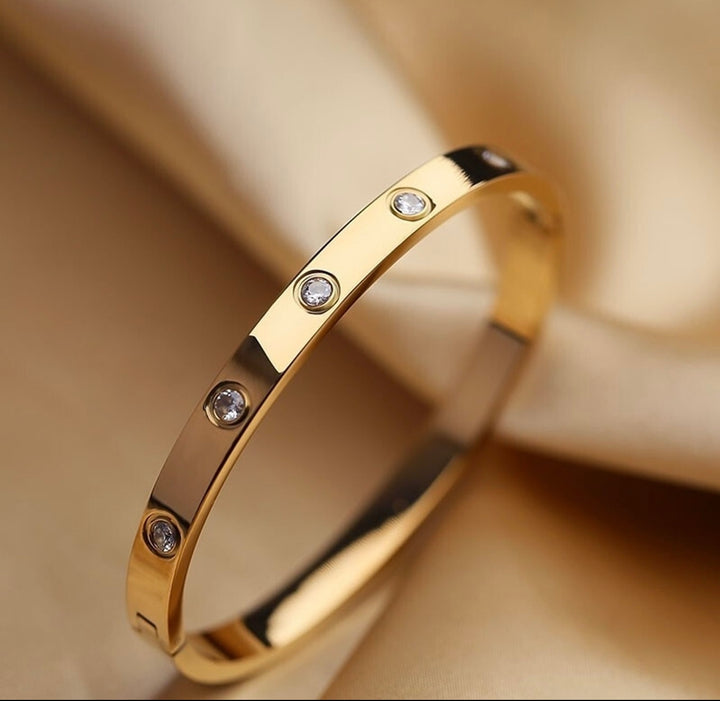 ETERNA SHINE BANGLE