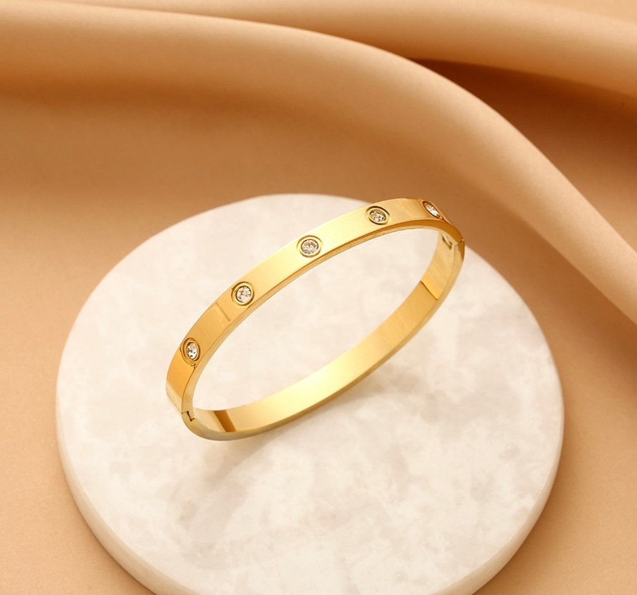 ETERNA SHINE BANGLE