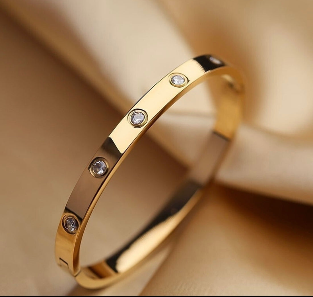 ETERNA SHINE BANGLE