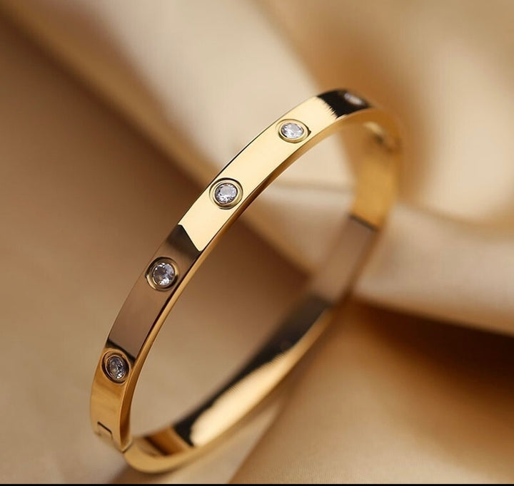 ETERNA SHINE BANGLE