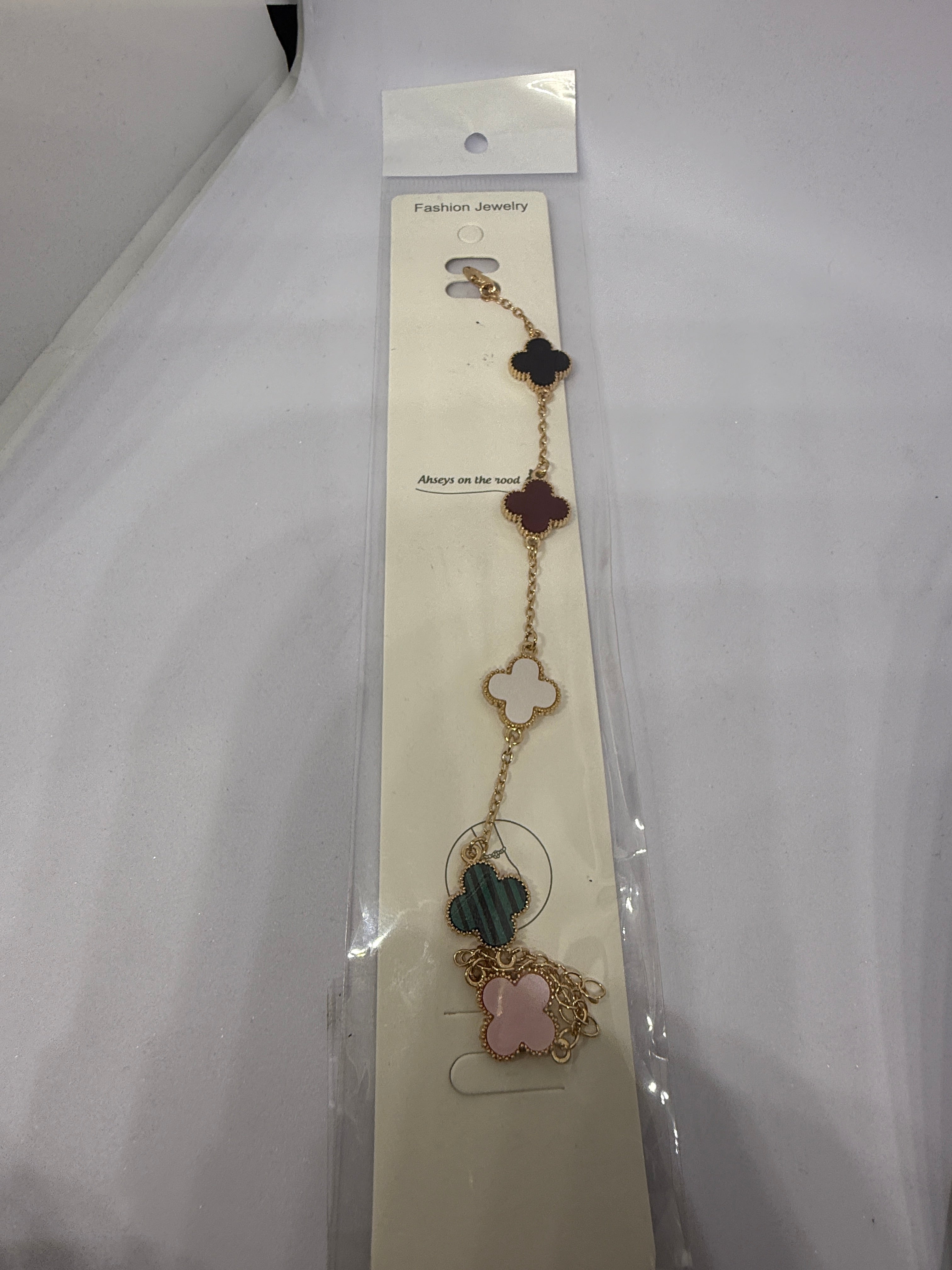 MULTICOLOUR CLOVE BRACLET