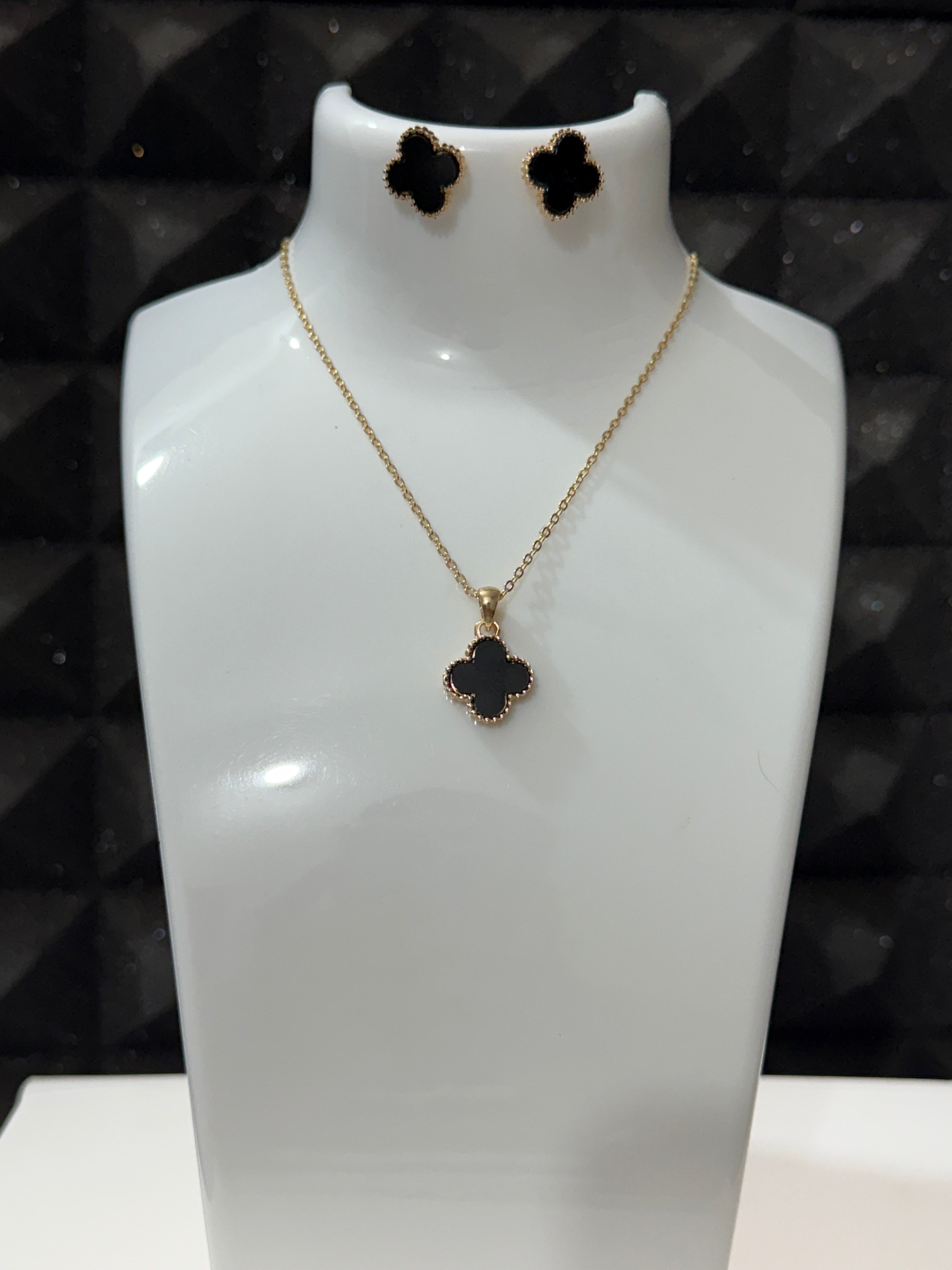 BLACK CLOVER ELEGANCE SET