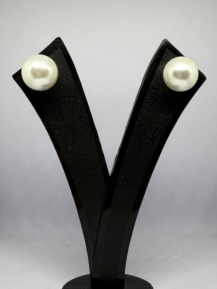 Dlush Classic Pearl Stud Earrings | Elegant Everyday Wear | Black and White Combo